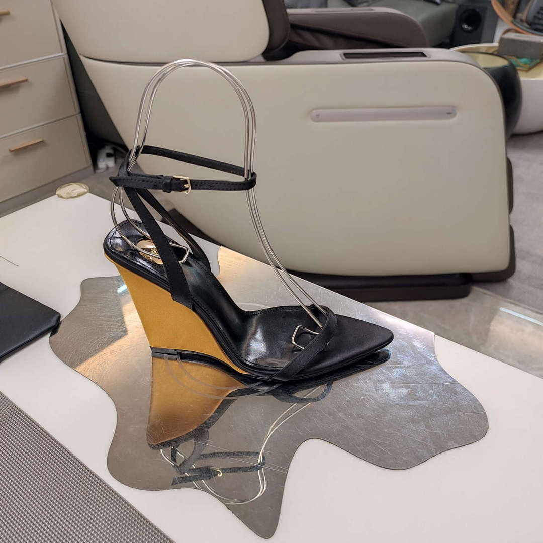 YSL Women's Salom¨¦ Wedges in Patent Leather Y20184