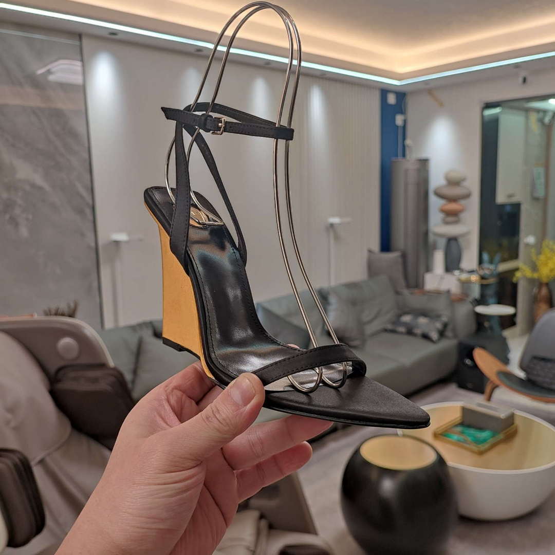 YSL Women's Salom¨¦ Wedges in Patent Leather Y20184