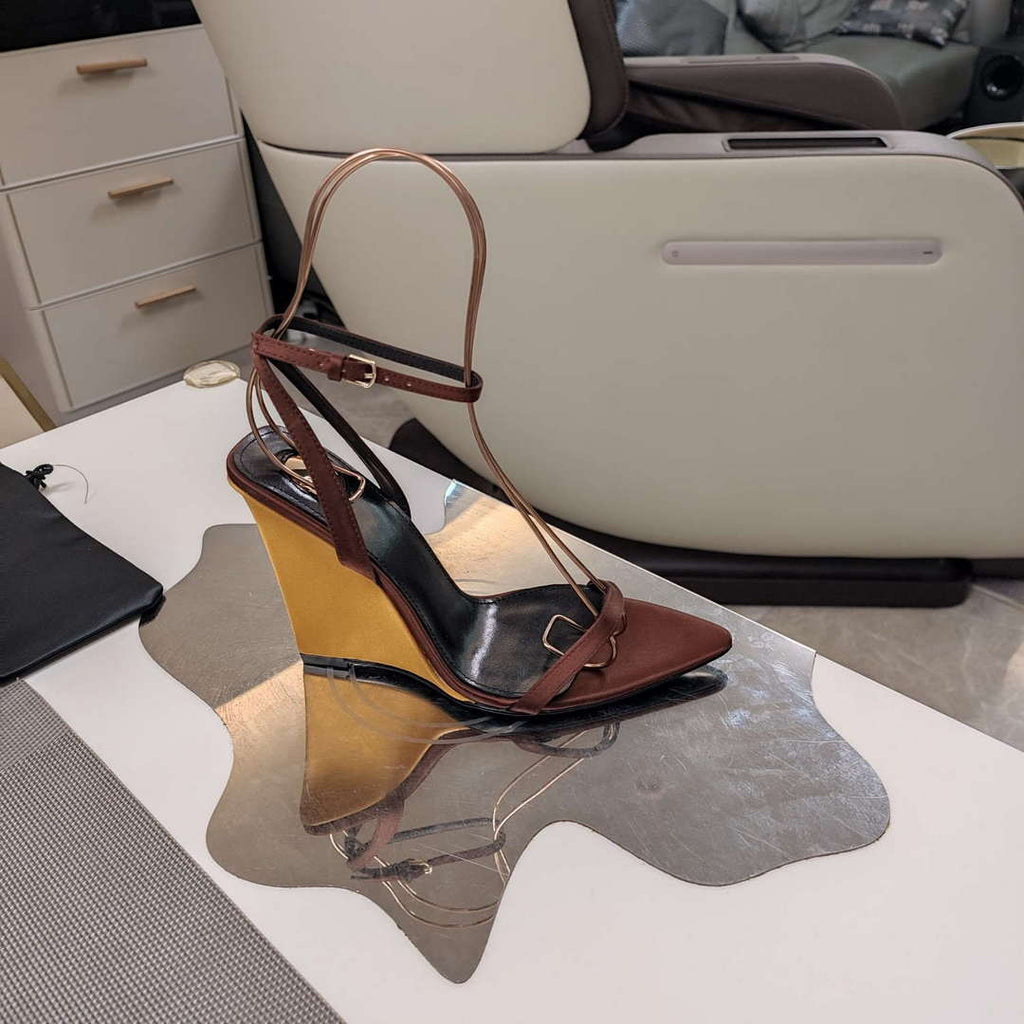 YSL Women's Salom¨¦ Wedges in Patent Leather Y20185