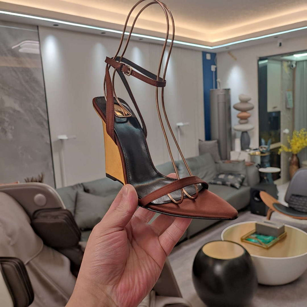 YSL Women's Salom¨¦ Wedges in Patent Leather Y20185