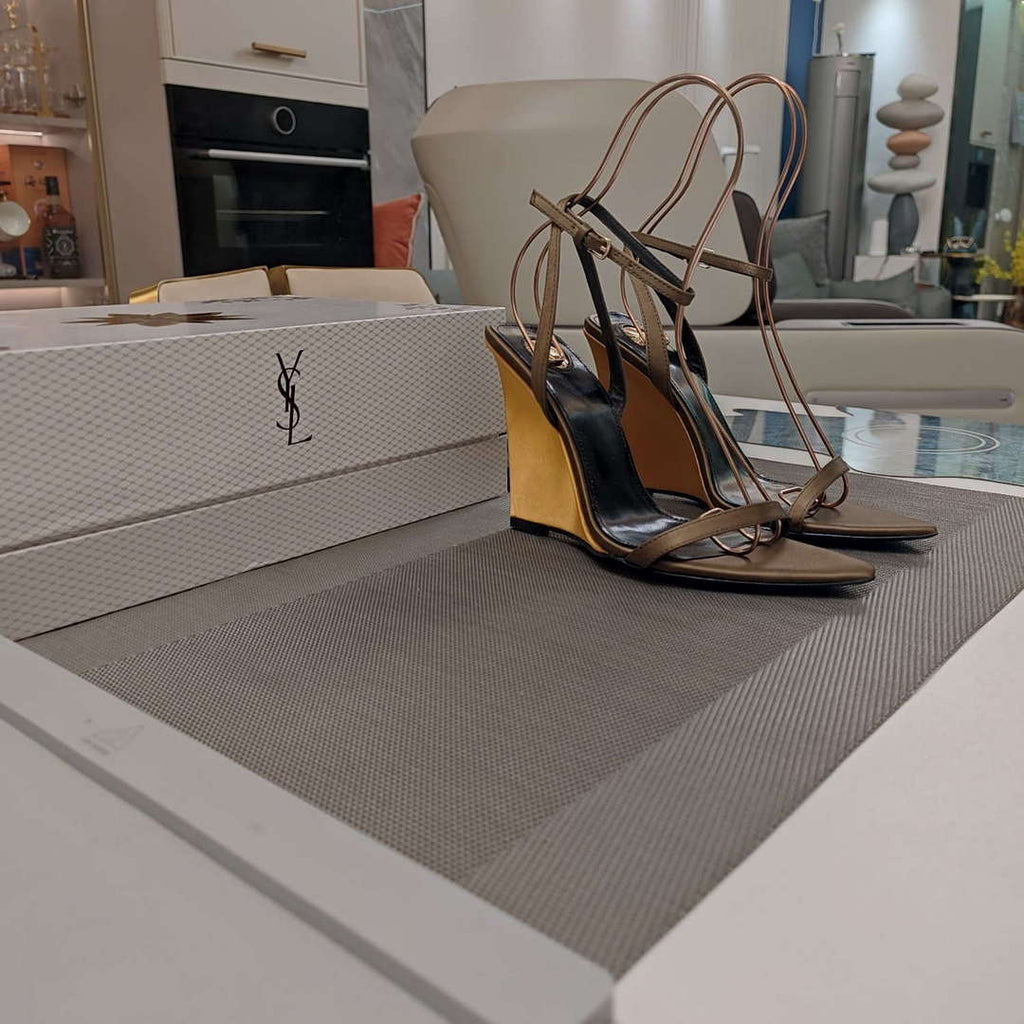YSL Women's Salom¨¦ Wedges in Patent Leather Y20187
