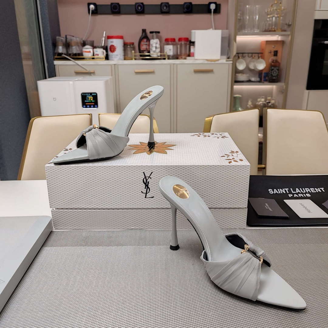 YSL Women's Babylone Mules in Smooth Leather Y20188
