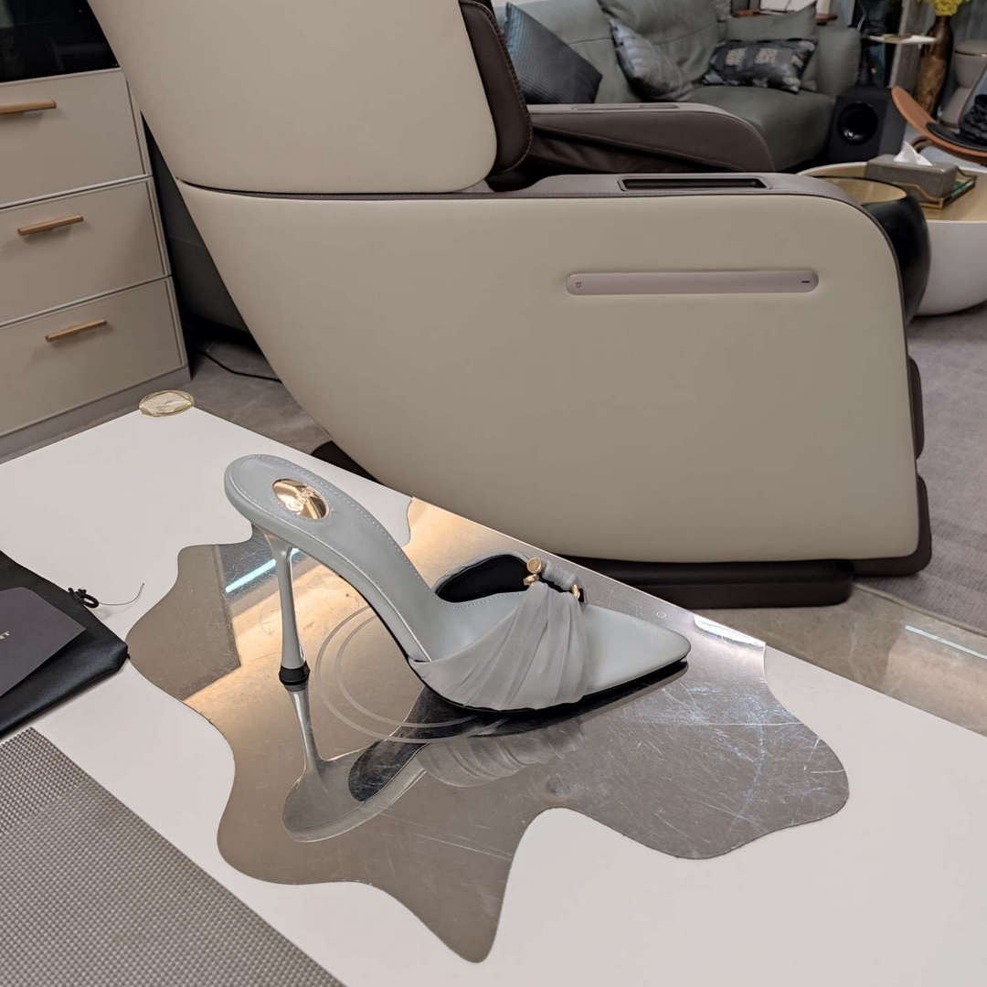 YSL Women's Babylone Mules in Smooth Leather Y20188