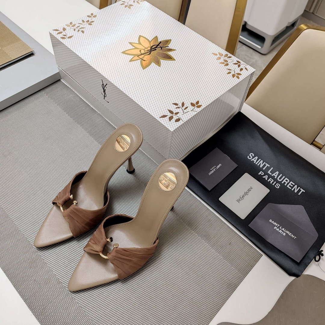 YSL Women's Babylone Mules in Smooth Leather Y20189