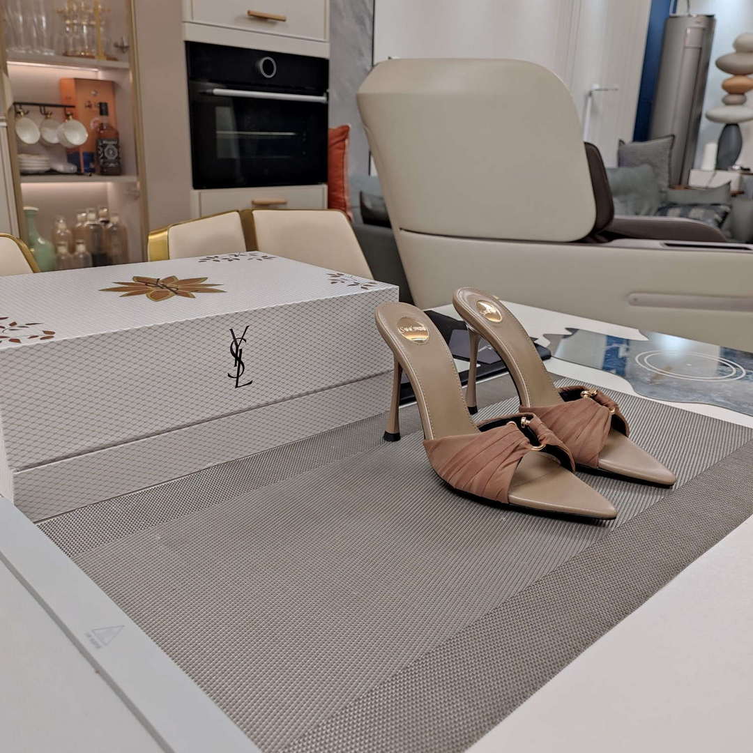 YSL Women's Babylone Mules in Smooth Leather Y20189