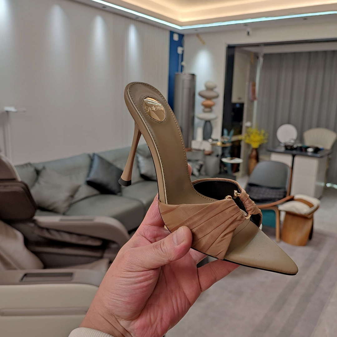 YSL Women's Babylone Mules in Smooth Leather Y20189