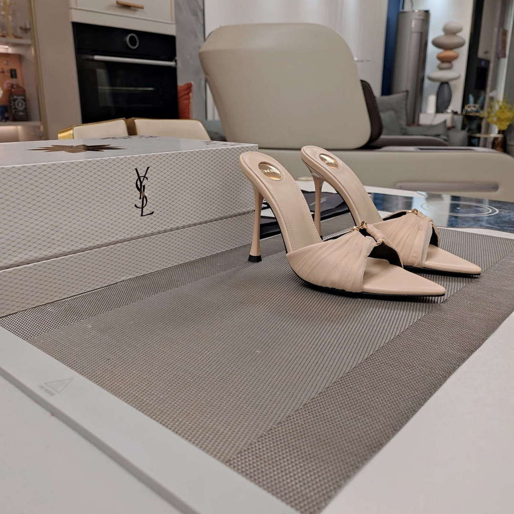 YSL Women's Babylone Mules in Smooth Leather Y20190