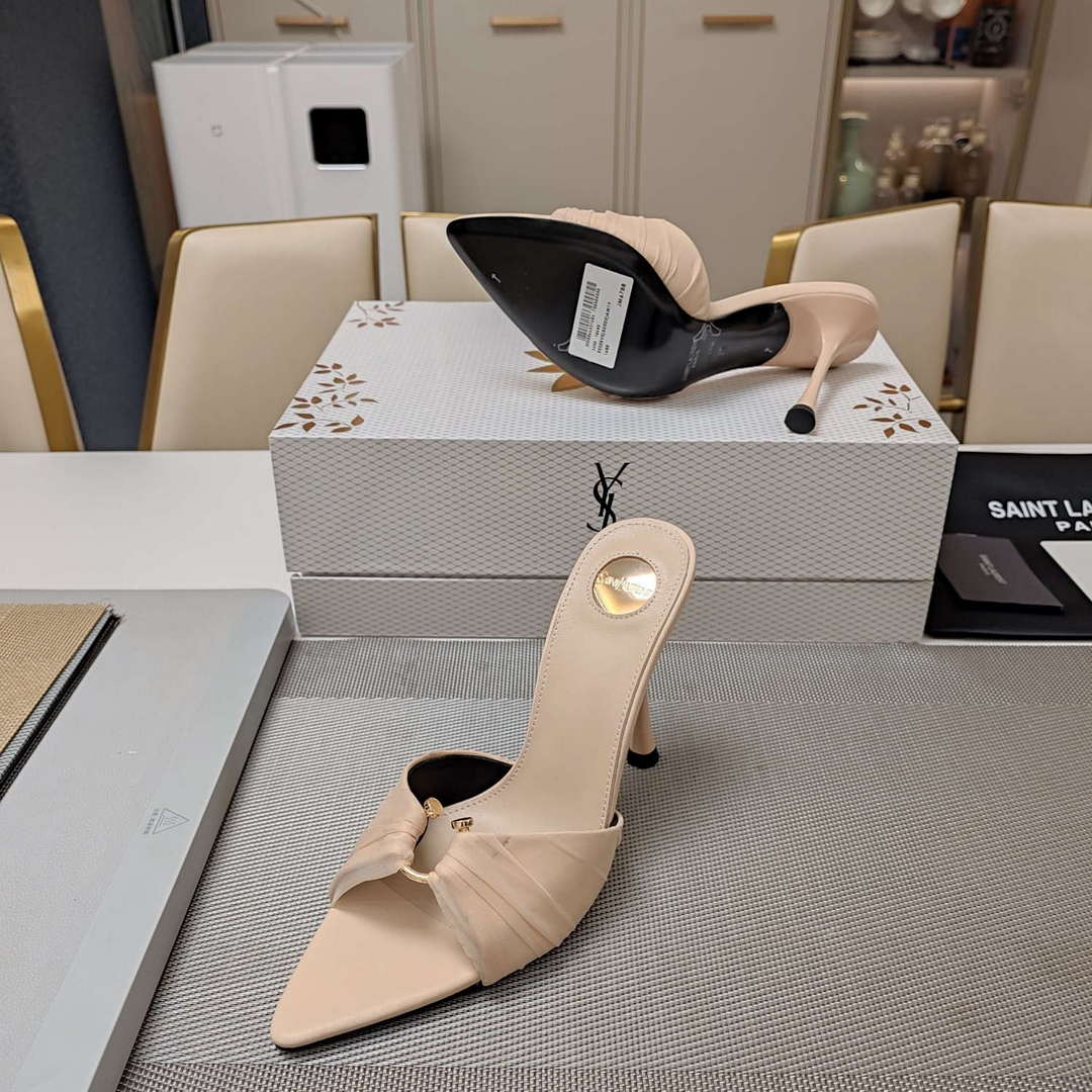 YSL Women's Babylone Mules in Smooth Leather Y20190