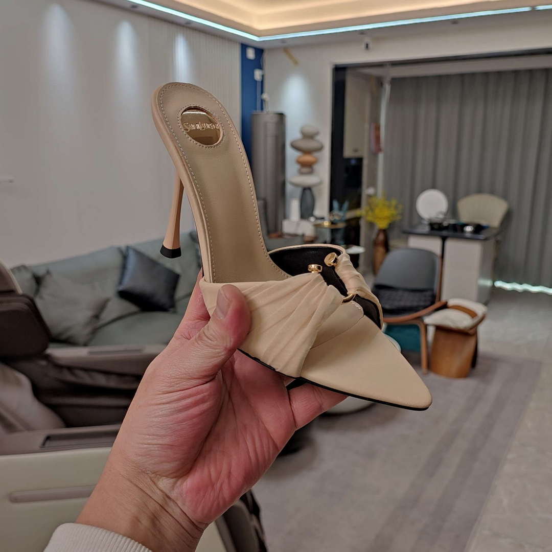 YSL Women's Babylone Mules in Smooth Leather Y20190