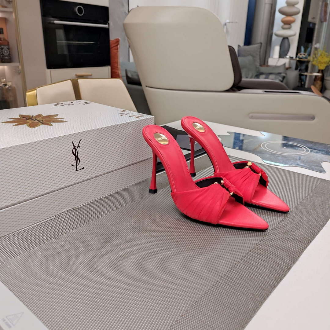 YSL Women's Babylone Mules in Smooth Leather Y20191