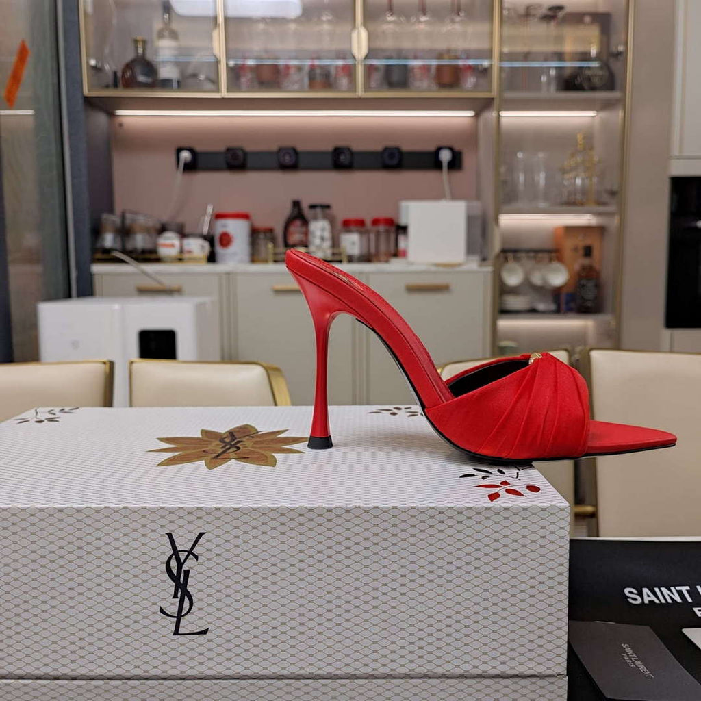 YSL Women's Babylone Mules in Smooth Leather Y20191