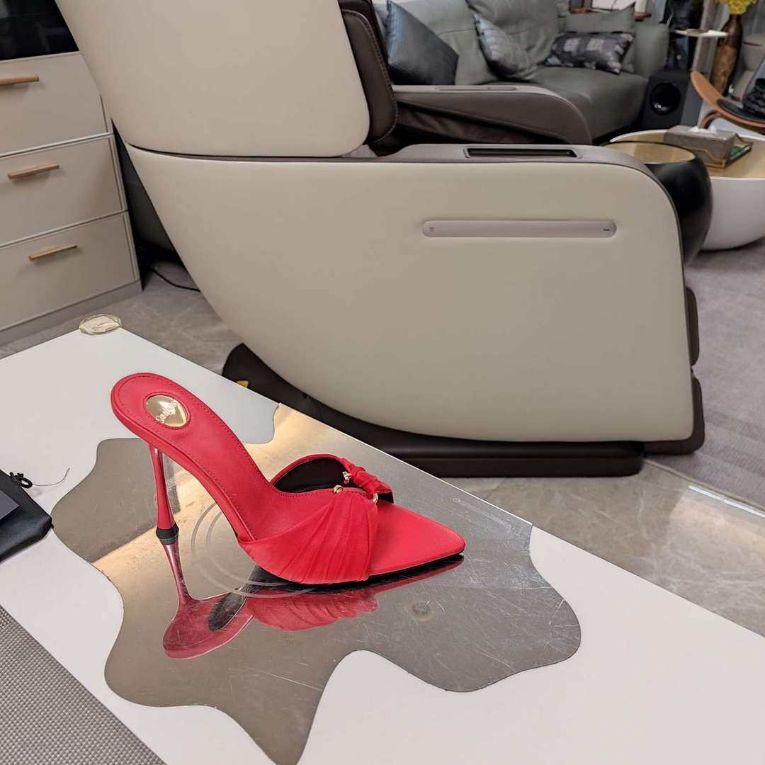 YSL Women's Babylone Mules in Smooth Leather Y20191