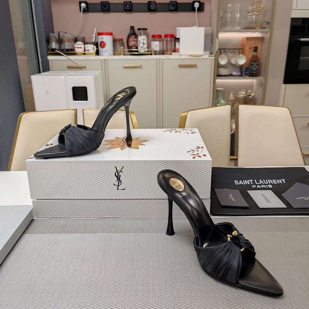 YSL Women's Babylone Mules in Smooth Leather Y20192