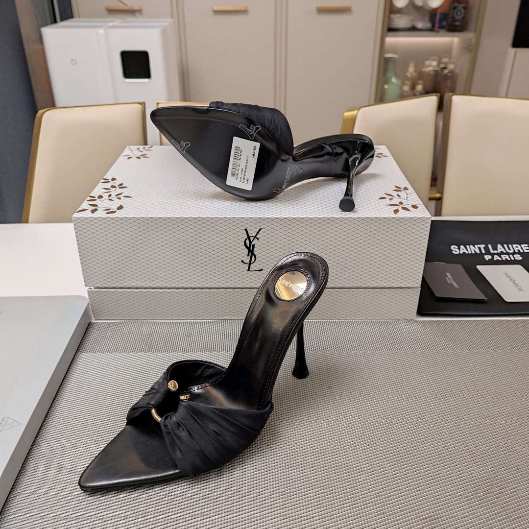 YSL Women's Babylone Mules in Smooth Leather Y20192